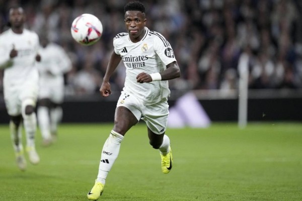 Vinicius chưa vội gia hạn với Real Madrid