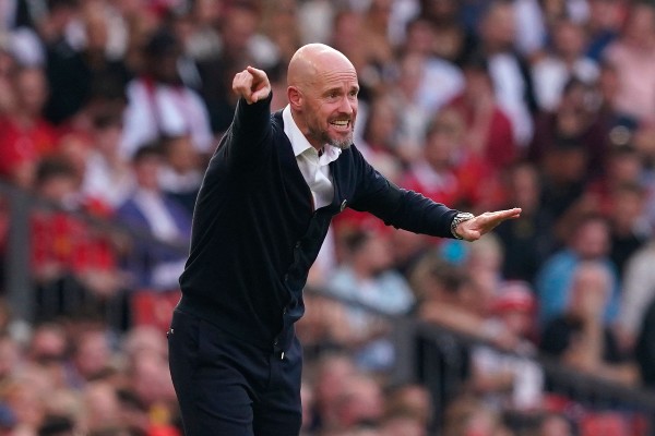 Ten Hag đang đối mặt với vô vàn áp lực