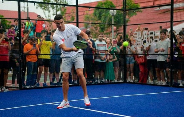 Cristiano Ronaldo ngày càng đam mê Padel