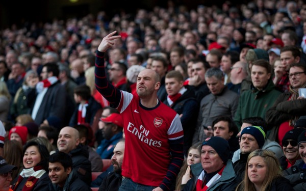 Fan Arsenal tỏ ra nghi ngờ về chấn thương của Haaland