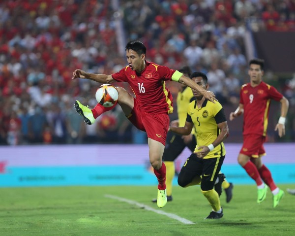 Hùng Dũng có màn trình diễn cực ấn tượng trước U23 Malaysia.