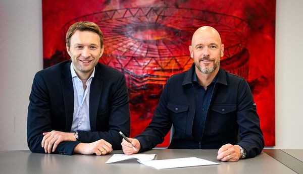 Ten Hag ký hợp đồng 2 năm với cựu vương Bundesliga