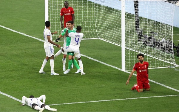 Salah không thể ghi bàn vào lưới Real Madrid ở chung kết Champions League mùa giải vừa qua.