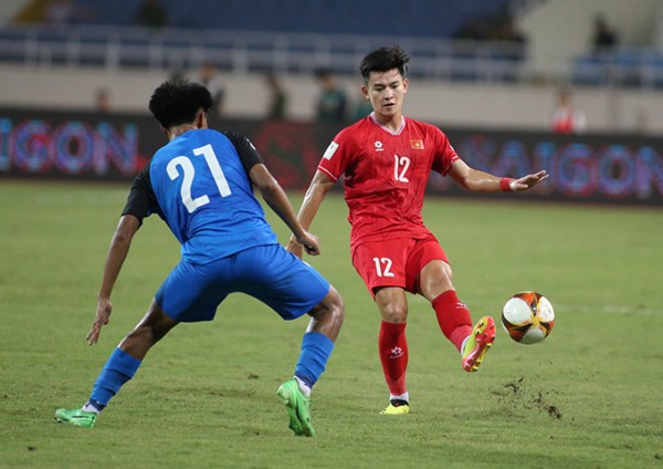 Vào sân từ ghế dự bị, Tuấn Tài đã kiến tạo cho Tiến Linh ghi bàn