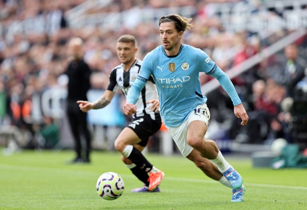 Grealish được nhiều đội bóng săn đón.