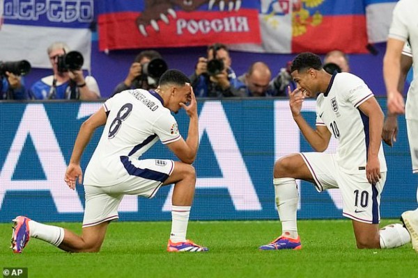 Alexander-Arnold và Bellingham là 2 người bạn rất thân