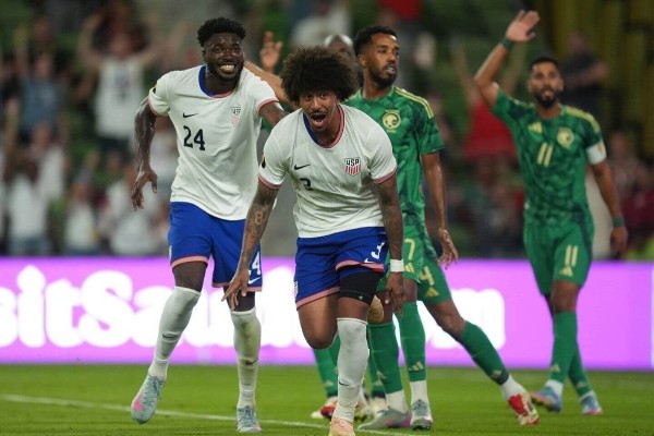 Chris Richards của Crystal Palace ghi bàn thắng duy nhất đưa ĐT Mỹ đánh bại Saudi Arabia 1-0