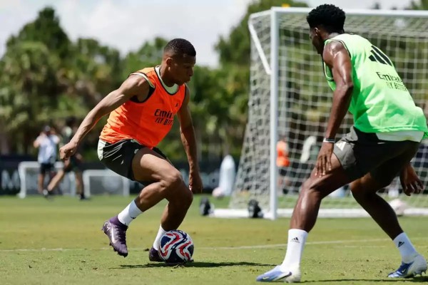 Mbappe liên tục khiến đội bóng cũ gặp rắc rối.