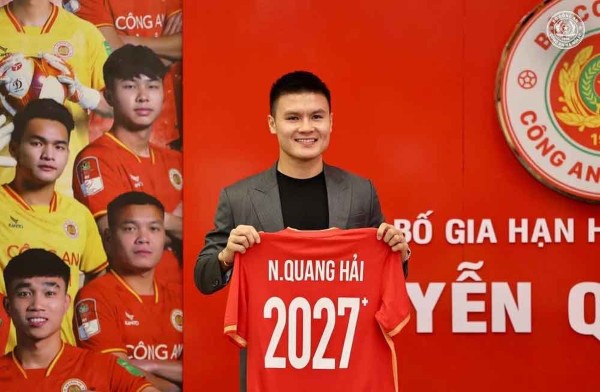 Quang Hải rạng rỡ trong ngày gia hạn hợp đồng với CAHN đến năm 2027