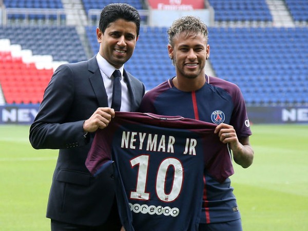 PSG biến Neymar trở thành bản hợp đồng đắt giá nhất thế giới.