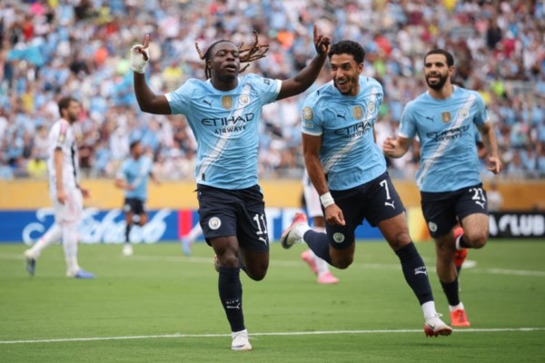 Pep đã và đang thành công trong việc giúp Man City trẻ hóa đội hình
