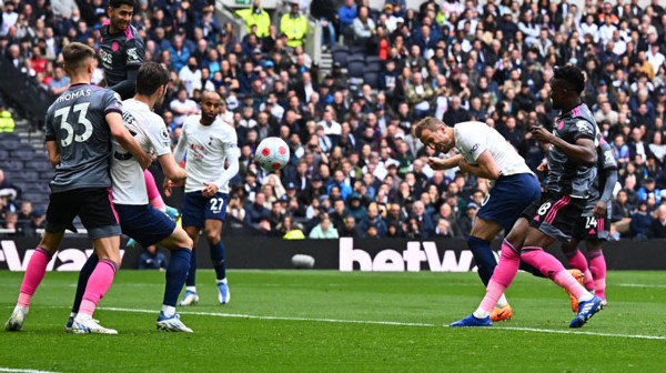 Kane mở tỷ số trận Tottenham vs Leicester ở phút 22