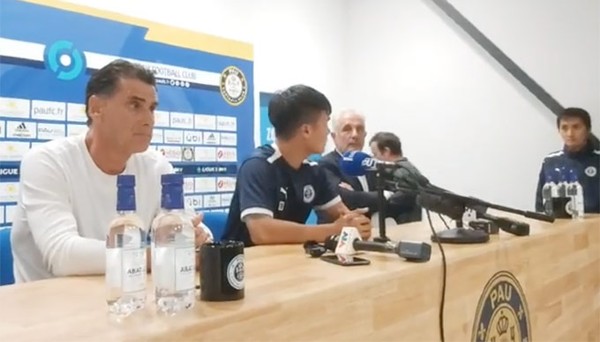 Quang Hải tự tin chia sẻ trong buổi ra mắt Pau FC